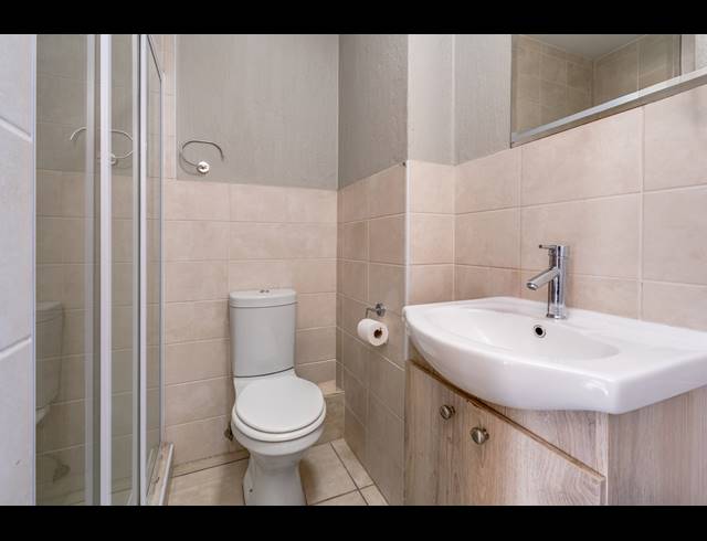2 BEDROOM APARTMENT FOR SALE IN BARBEQUE DOWNS